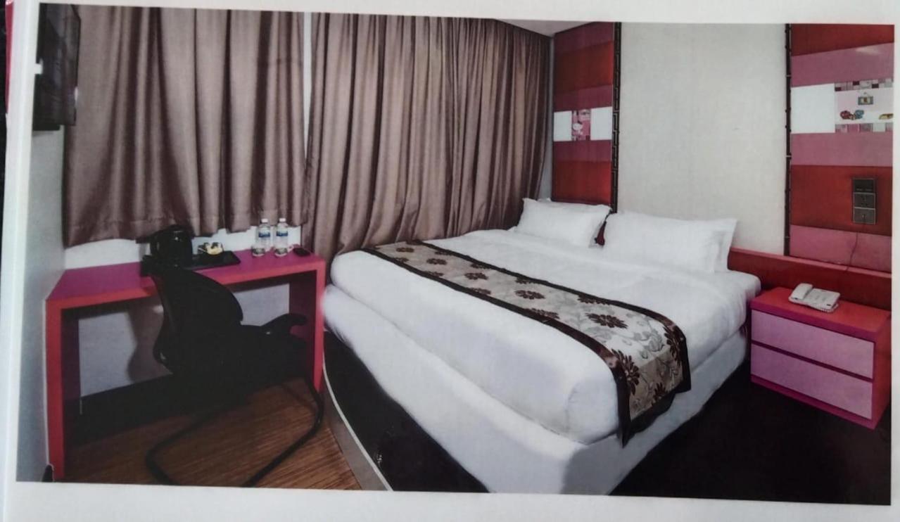 Hotel Holmes Johor Jaya جوهر بهرو المظهر الخارجي الصورة